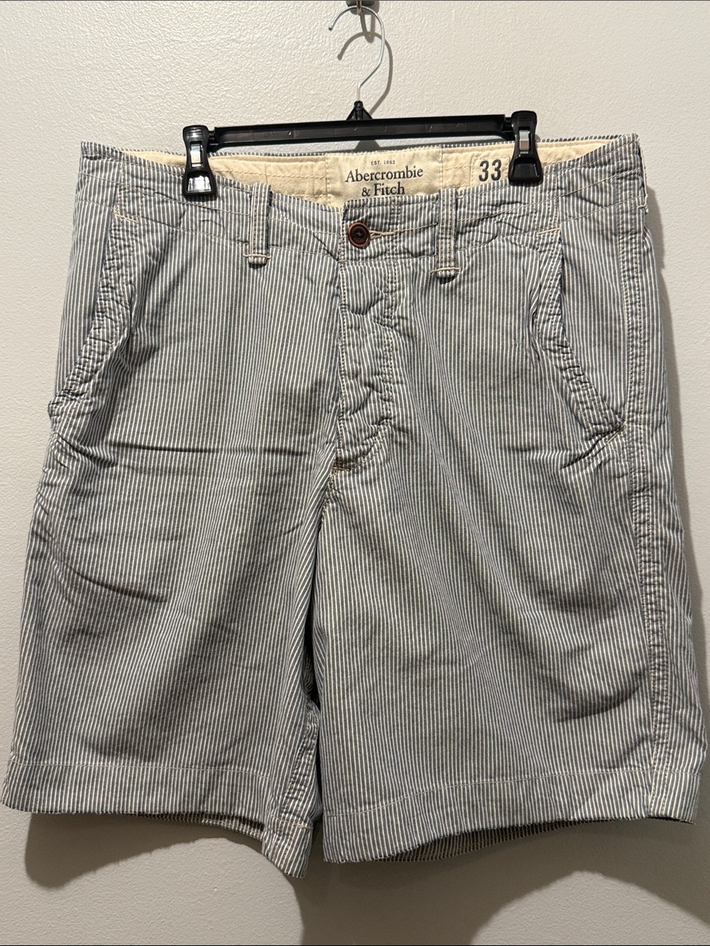 Abercrombie & Fitch 33 Waist Men’s Seersucker Stripe Shorts Blue & White
